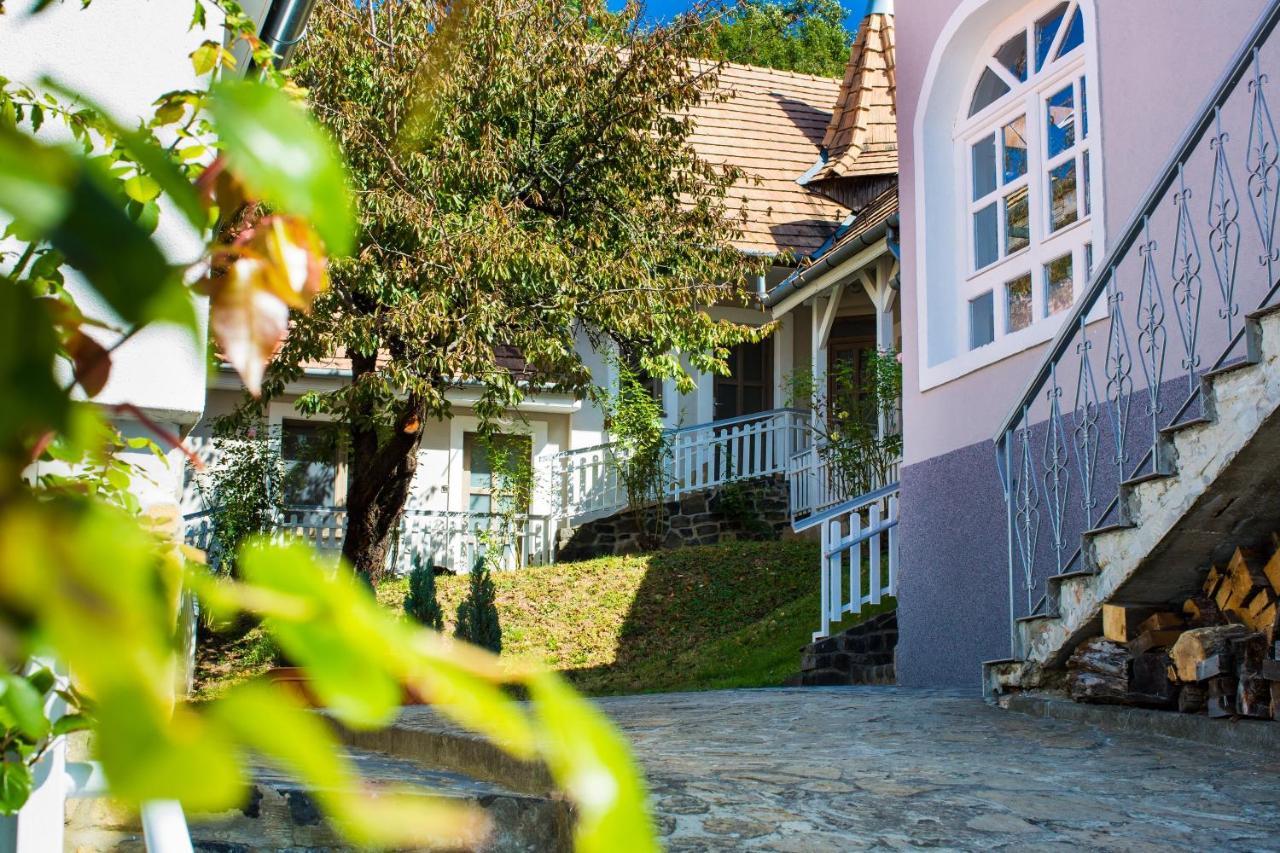 SümegFogado A Ket Toelgyfahoz住宿加早餐旅馆 外观 照片